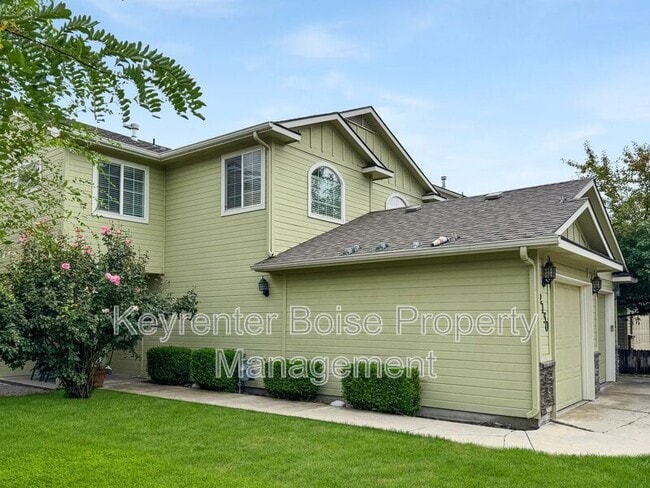 Building Photo - 2150 S Dorothy Ave