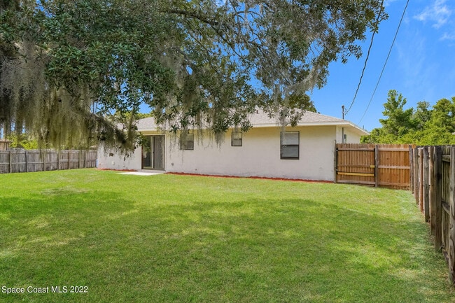 Building Photo - 1658 Wainwright St SE