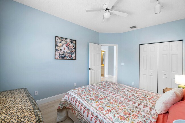 Building Photo - 4180 Manor Forest Trail