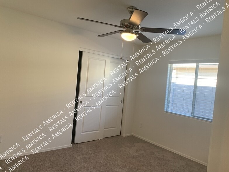Building Photo - 2569 N Agave Ln
