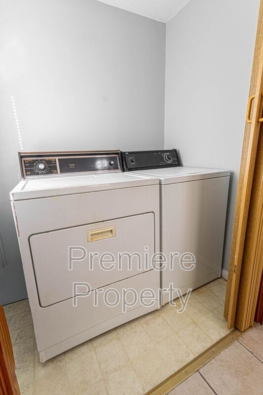 Building Photo - 2400 N 12 St