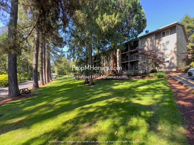 Building Photo - 2680 SW 87th Ave