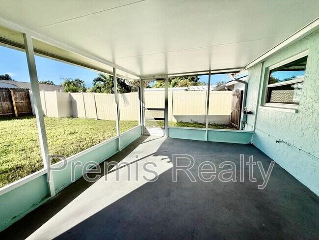 Building Photo - 11950 107th Ave N