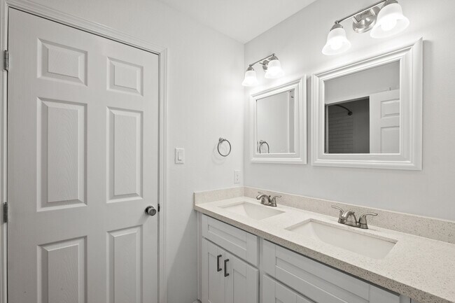 Building Photo - 4106 Gardendale Dr