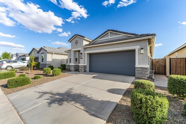 Building Photo - 3241 W Shanley Ave