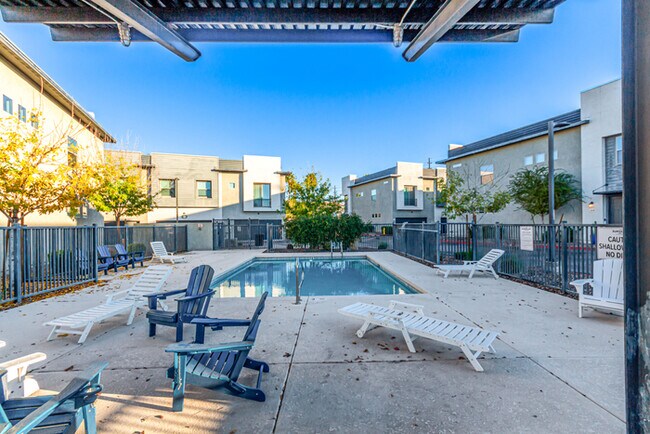 Building Photo - 7531 E Billings St