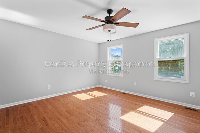 Building Photo - 5273 Daffodil Dr