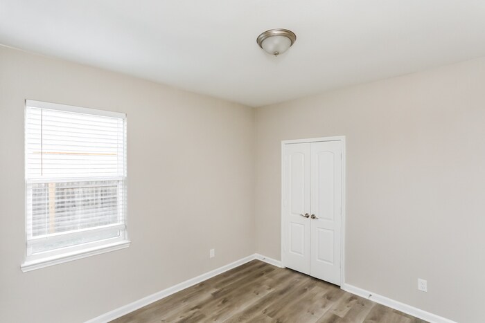 Building Photo - 721 Shady Meadow Ln