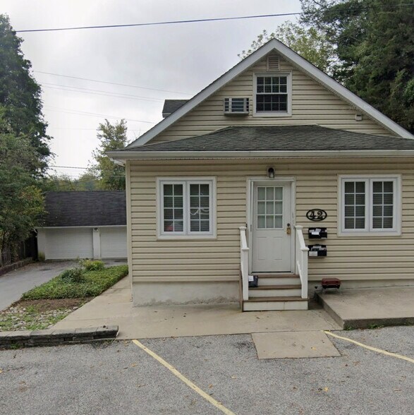 Building Photo - 42 Old Lancaster Rd