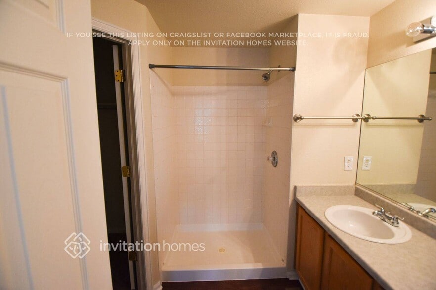 Building Photo - 23597 Broadmoor Dr
