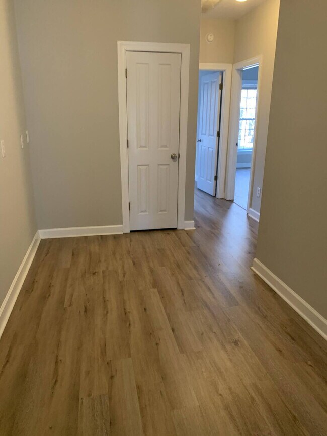 Building Photo - Beautiful Townhome in the Heart of Aiken!