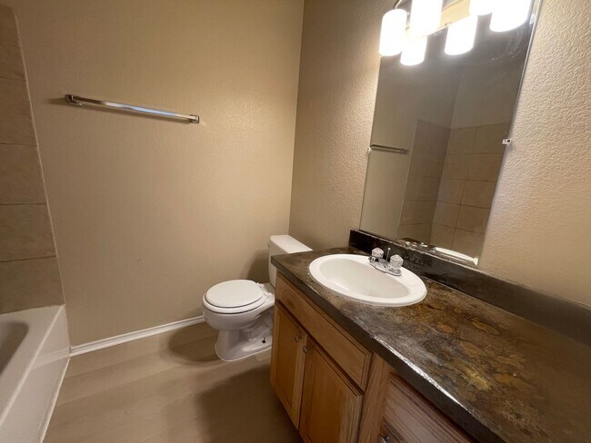 Building Photo - 105-107 Sunburst Court