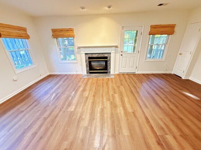 Building Photo - 10130 Treble Ct