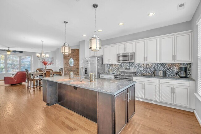 Building Photo - 4951 Old Main St