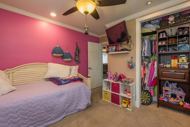 Building Photo - Knoxville 37918 - 2 Bedroom, 1 Bath, Ranch in Fountain City - Call or text Ryan Fogarty (865) 333...