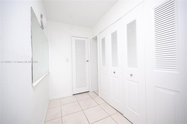 Building Photo - 404 NW 68th Ave