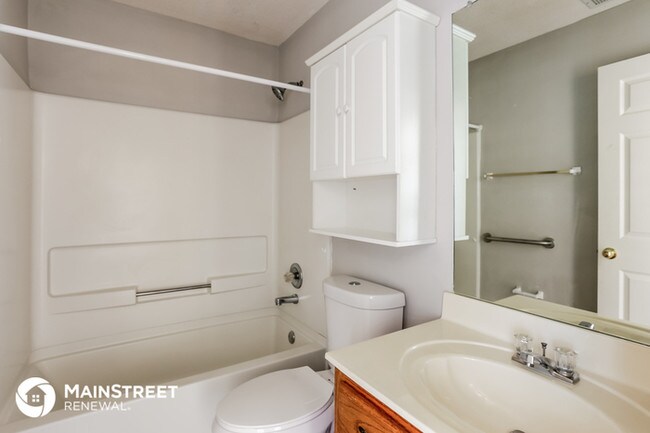 Building Photo - Apply Today - Move In Specials!