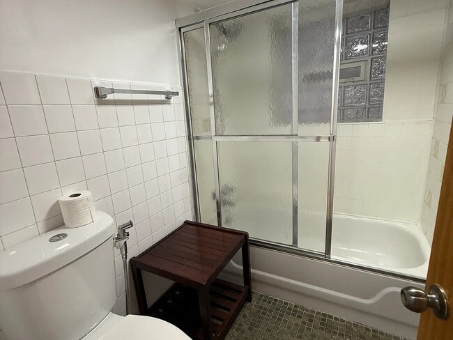 Building Photo - 3318 W Pierce Ave