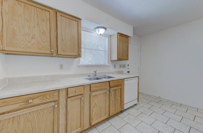 Building Photo - 7111 Dan-Jean Dr