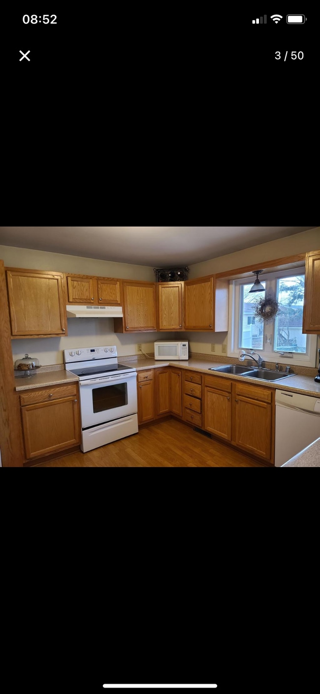 Building Photo - 873 Lincoln Ave