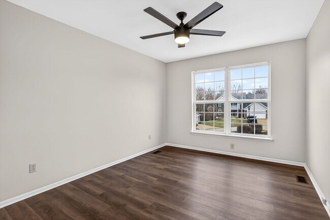 Building Photo - NEWLY RENOVATED HOME