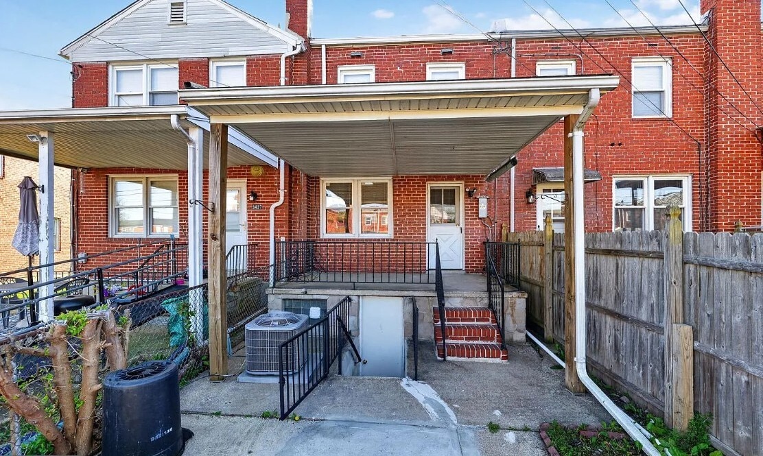 Building Photo - 3425 Dunran Rd