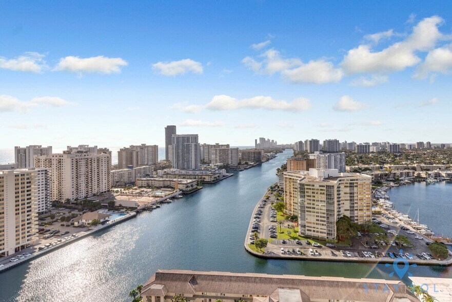 Building Photo - 2602 E Hallandale Beach Blvd