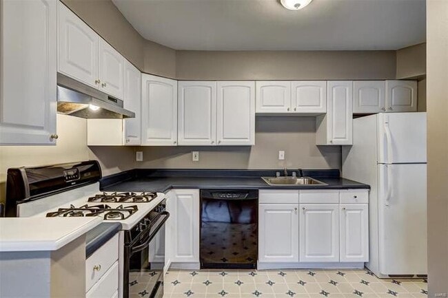 Building Photo - Fantastic 2bd/1ba home! Coming soon!