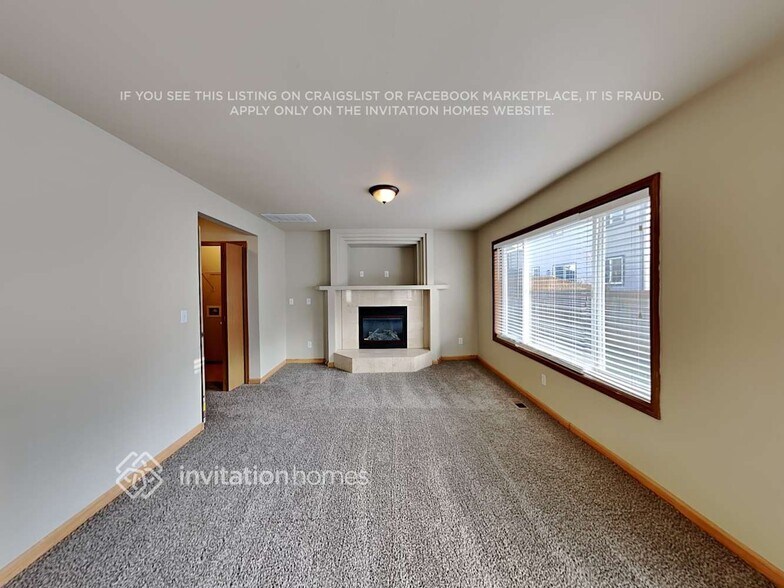 Building Photo - 1608 St Ct E