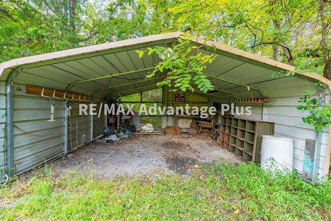 Building Photo - 1407 Paradise Rd