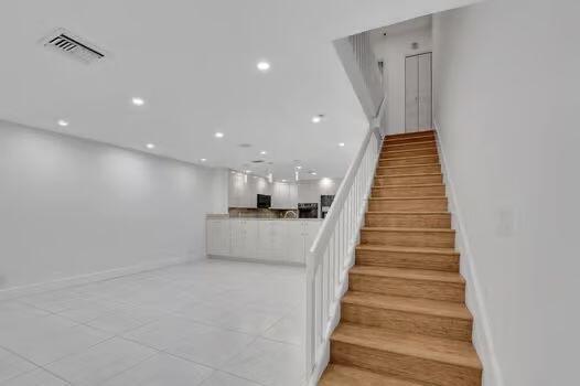 Building Photo - 7850 Lago Del Mar Dr