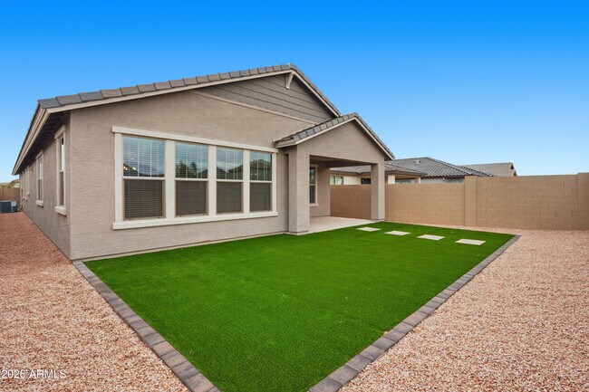 Building Photo - 932 W Macaw Dr