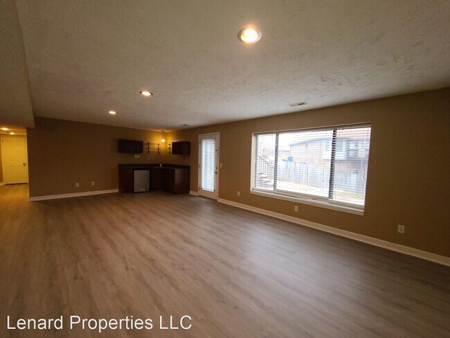 Building Photo - 5 br, 3 bath House - 204 Wildwood Ave,