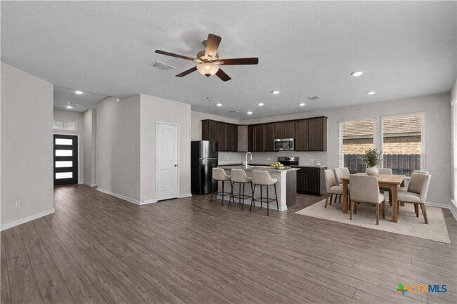 Building Photo - 1037 Shelby Dr