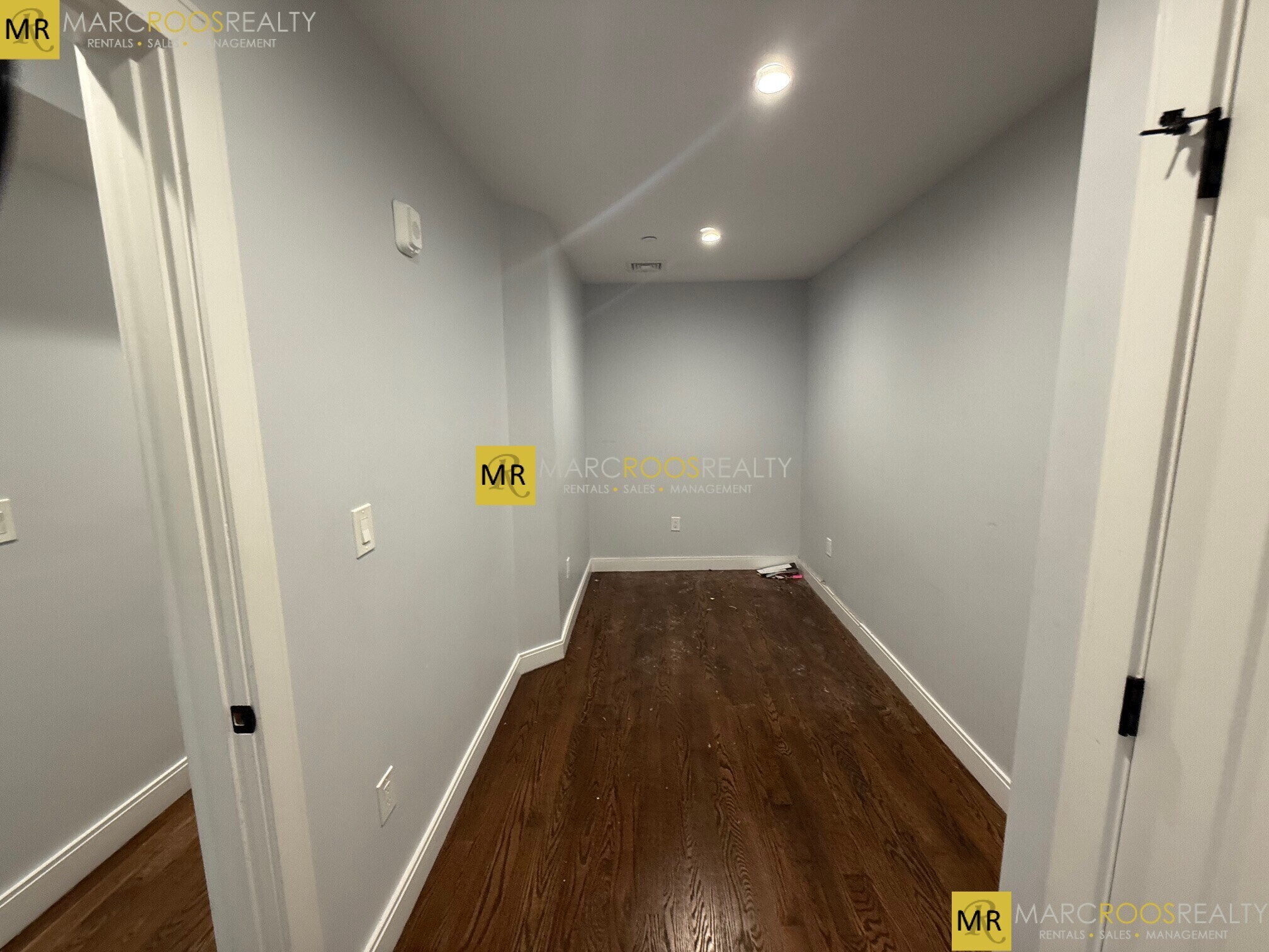 Building Photo - 174 Paris St