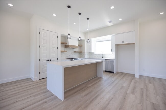 Building Photo - 4106 Alice St