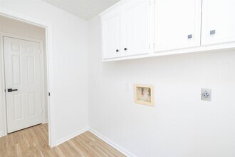 Building Photo - 9810 Jockey Club Dr