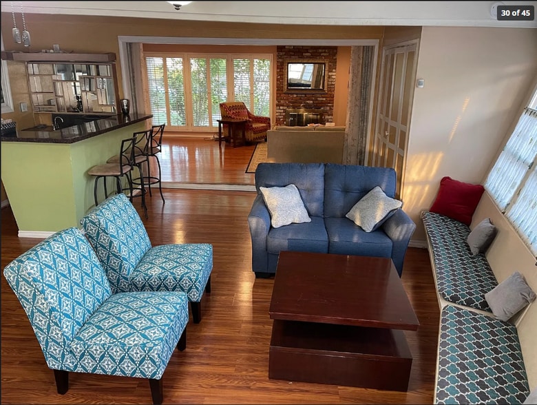 Building Photo - 1085 Riviera Dr