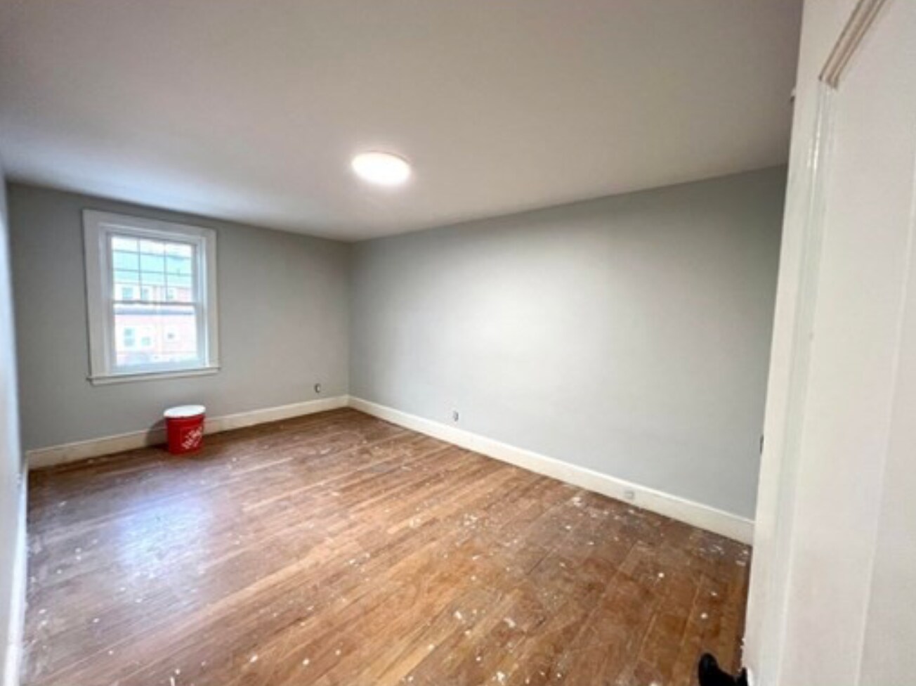 Building Photo - 171 Forest St