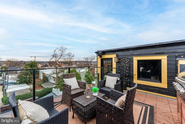 Building Photo - 810 Prince St