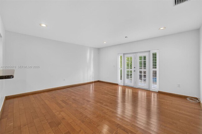Building Photo - 1237 Aduana Ave
