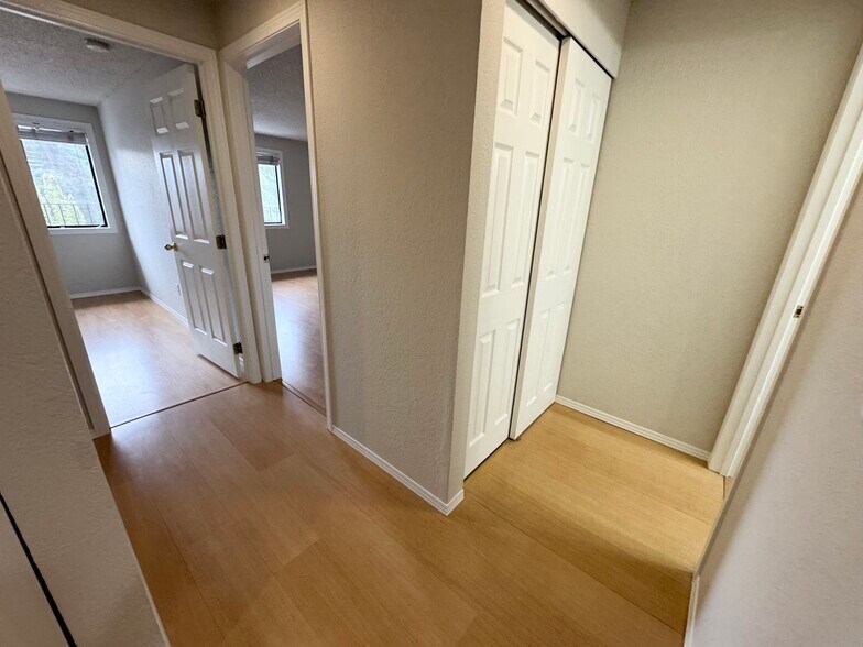 Building Photo - 15705 NE 18th St