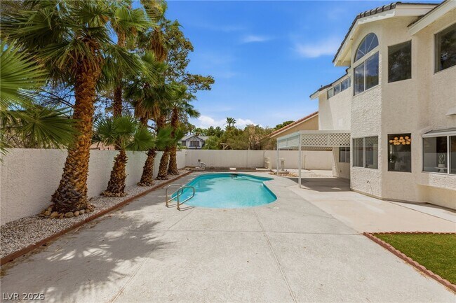 Building Photo - 9725 Cascade Falls Ave