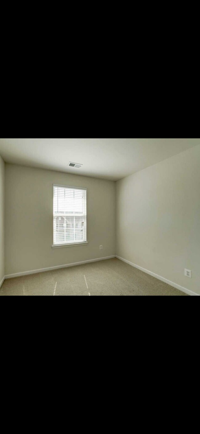 Building Photo - 107 Bancroft Dr