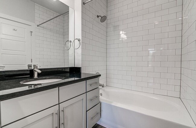 Building Photo - Super Cute South Austin 3/2.5 Condo, built...