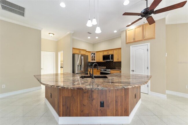 Building Photo - 1109 Alcove Loop