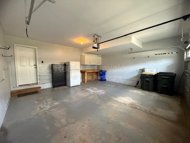 Building Photo - 112 Lakeshore Dr