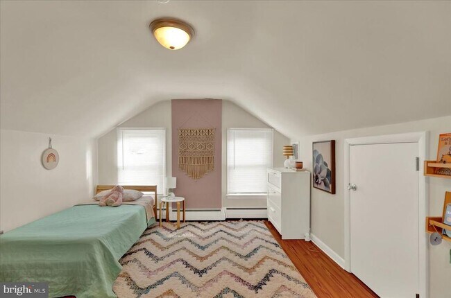 Building Photo - 88 E College Ave