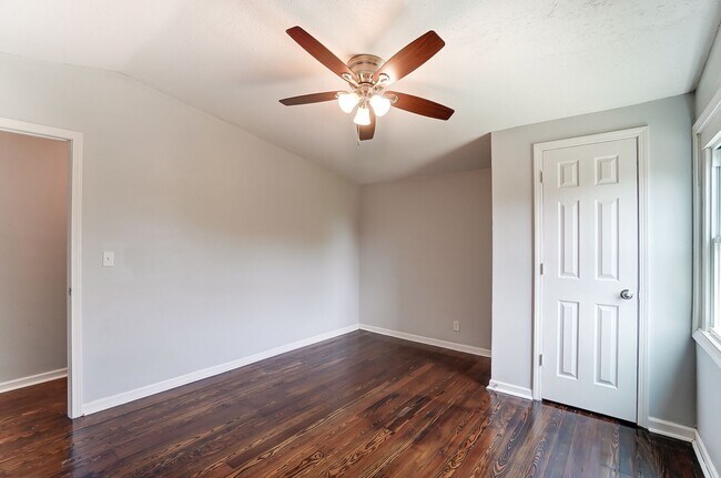 Building Photo - Spacious Four Bedroom in Cincinnati!