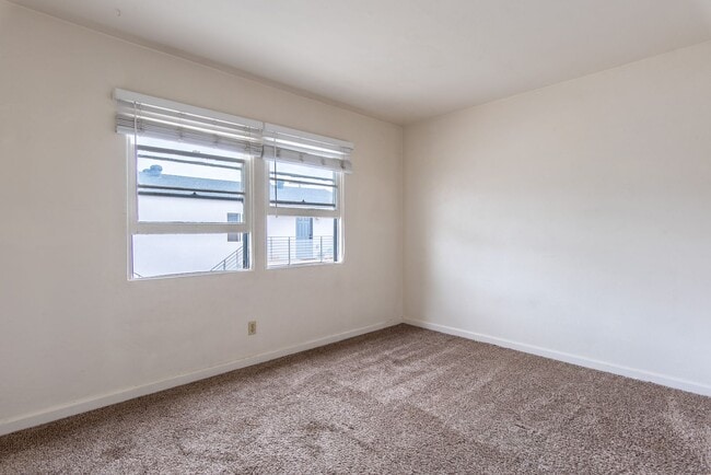 Building Photo - 4513-4519 Wilson Avenue